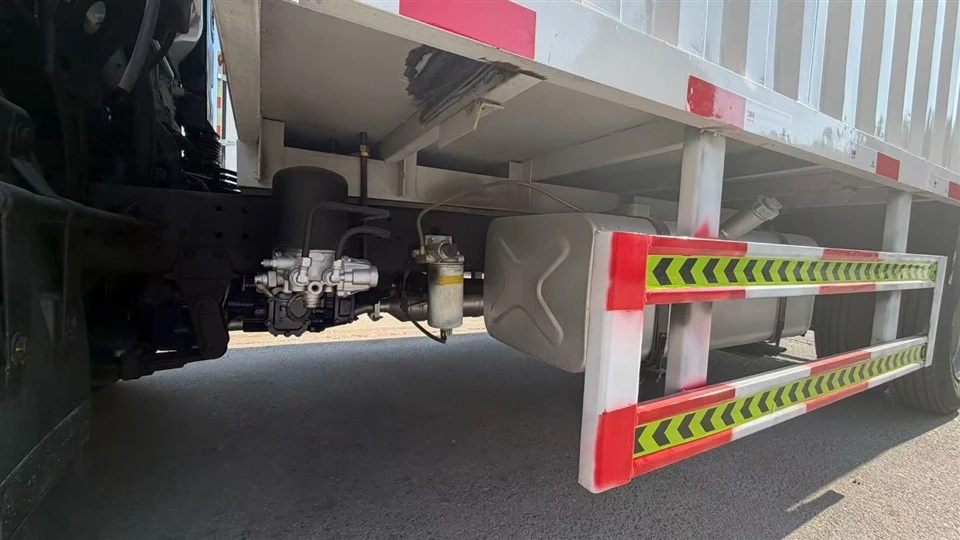 4x2 6-wheel Box Truck high quality