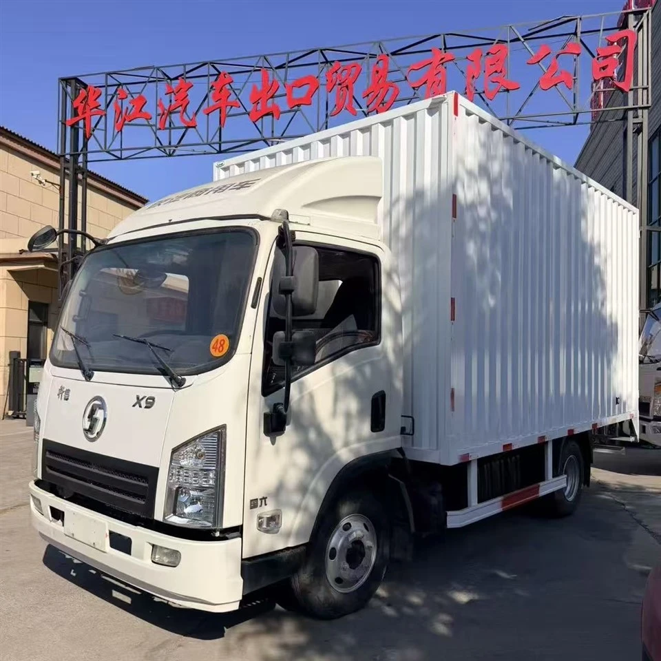 4x2 Light Duty Box Van Truck